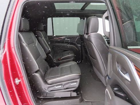 Used 2021 Cadillac Escalade ESV Premium Luxury w/ Driver Assist Tech Package image 32