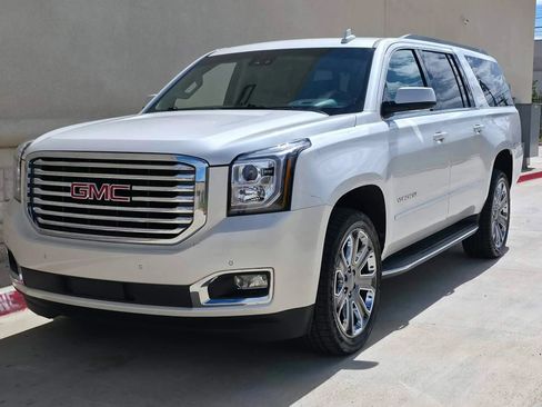 Used 2018 GMC Yukon XL SLT w/ Premium Edition AWD/4WD image 8