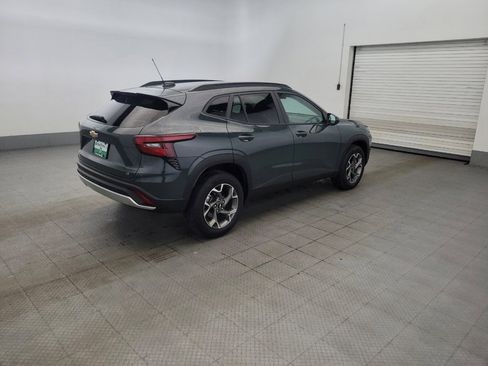Used 2025 Chevrolet Trax LT FWD image 10