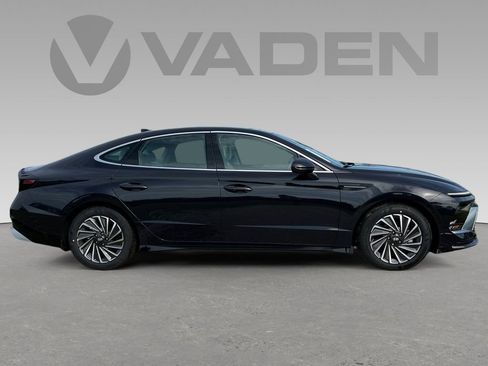 New 2025 Hyundai Sonata SEL image 2