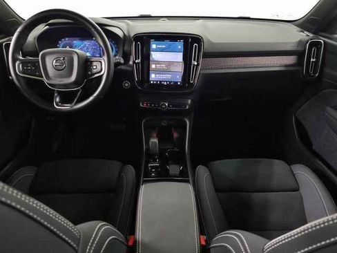 Certified 2025 Volvo XC40 B5 Plus image 16