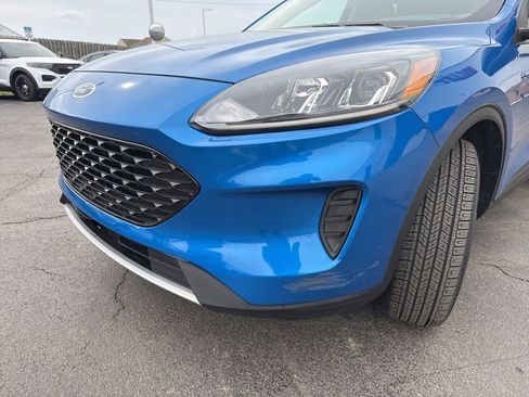 Used 2020 Ford Escape SE Sport image 38