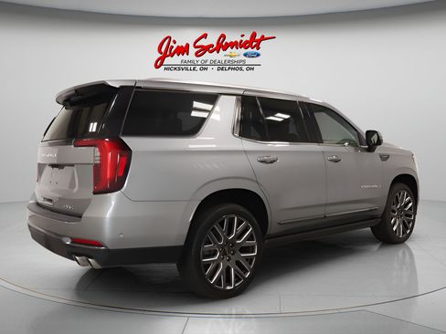Used 2025 GMC Yukon Denali Ultimate AWD/4WD image 6