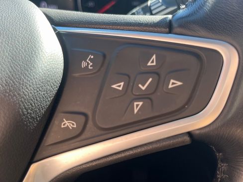 Used 2022 Chevrolet Equinox Premier image 9