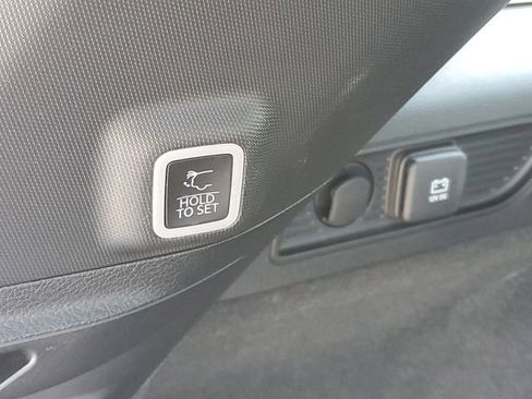 Used 2023 Jeep Grand Cherokee Summit AWD/4WD image 9