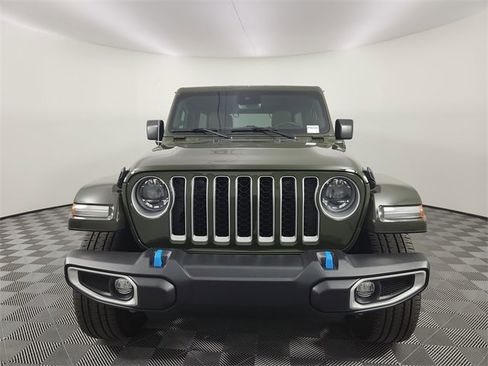 Used 2023 Jeep Wrangler Unlimited Sahara w/ Cold Weather Group image 7