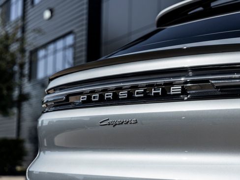 Certified 2026 Porsche Cayenne Coupe image 14