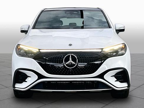 Used 2023 Mercedes-Benz EQE 350+ 4MATIC SUV w/ Pinnacle Trim Package image 3