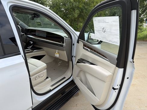 New 2026 Cadillac Escalade Platinum Sport w/ LPO, ONYX Package AWD/4WD image 40