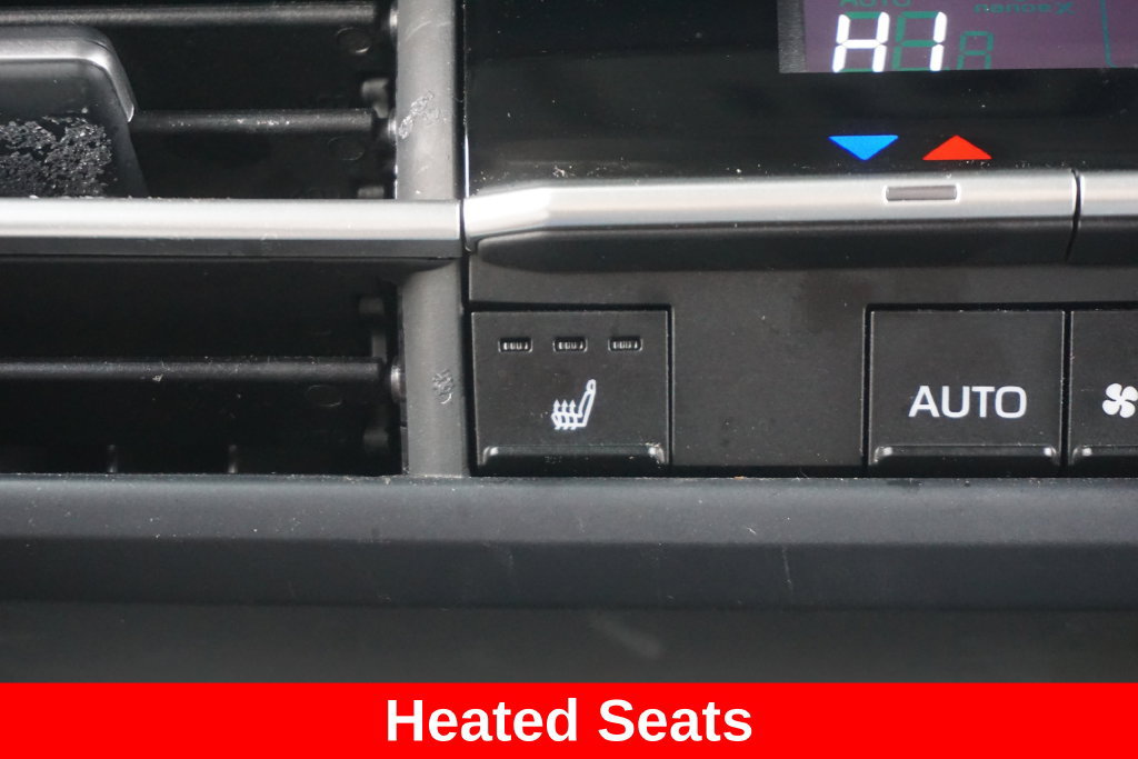 Used 2025 Toyota Sienna XLE w/ XLE Plus Package AWD/4WD image 7