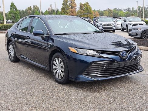 Certified 2019 Toyota Camry LE image 2