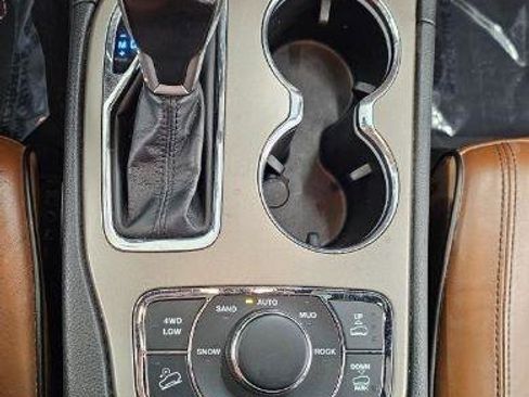 Used 2021 Jeep Grand Cherokee Overland image 21