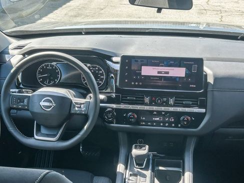 New 2026 Nissan Pathfinder SV image 12