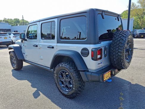 Certified 2023 Jeep Wrangler Unlimited w/ Cold Weather Group image 4