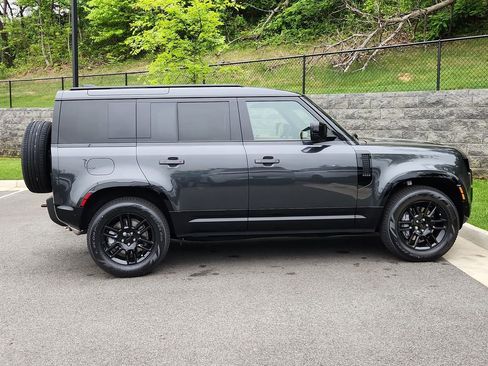 New 2026 Land Rover Defender 110 X-Dynamic SE AWD/4WD image 11