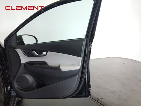 Used 2022 Hyundai Kona Limited image 39