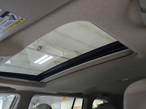 Used 2013 Toyota Highlander Limited AWD/4WD image 23