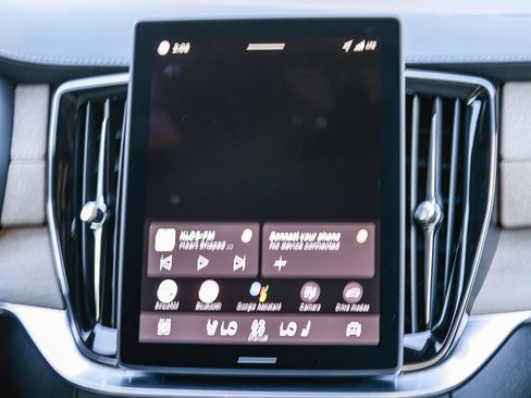 Certified 2026 Volvo XC90 B5 Plus w/ Protection Package image 15