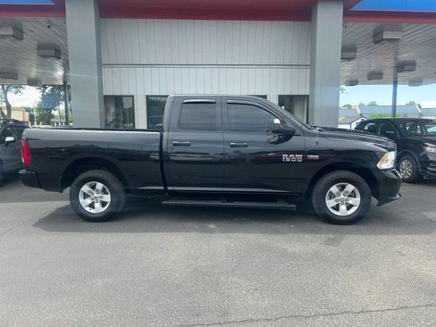 Used 2018 RAM 1500 Express AWD/4WD image 25