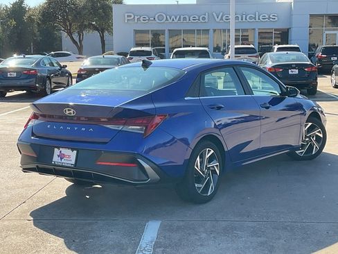 Used 2025 Hyundai Elantra SEL image 5