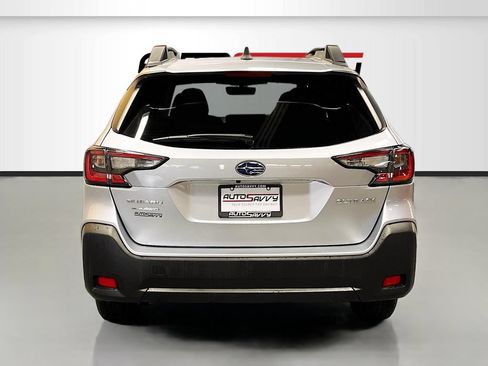 Used 2025 Subaru Outback Premium AWD/4WD image 6