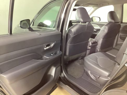 Used 2025 Toyota Grand Highlander AWD Hybrid image 24