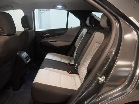 Used 2020 Chevrolet Equinox LS image 24
