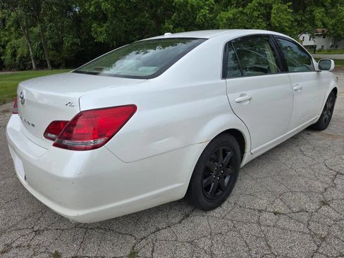 Used 2009 Toyota Avalon XL FWD image 5