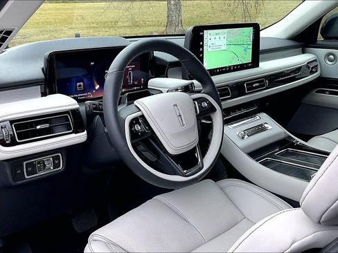 New 2026 Lincoln Aviator Reserve image 6