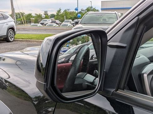 Certified 2023 Toyota Tacoma SR5 AWD/4WD image 11