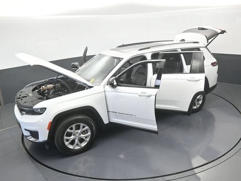 Used 2023 Jeep Grand Cherokee L Limited AWD/4WD image 69