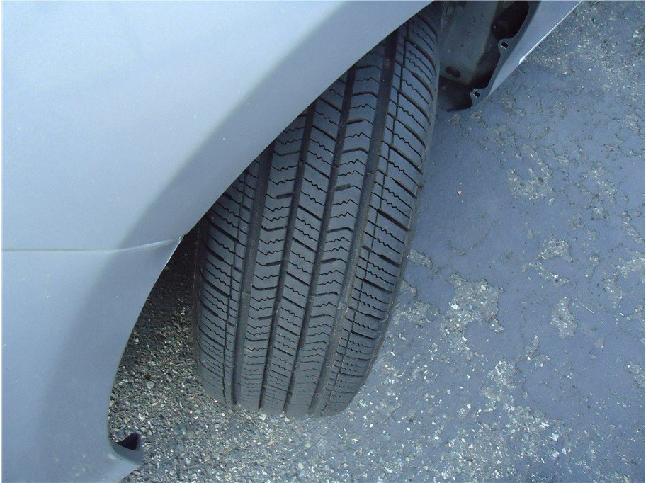 Used 2015 Toyota Yaris L FWD image 23