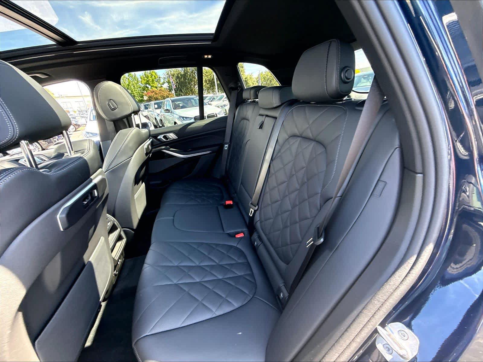 Used 2026 BMW X5 xDrive40i w/ M Sport Package AWD/4WD image 25