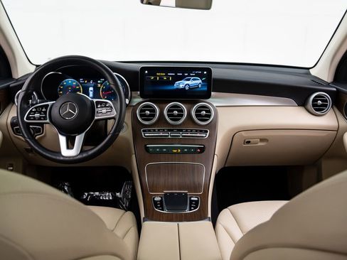Used 2022 Mercedes-Benz GLC 300 4MATIC image 9