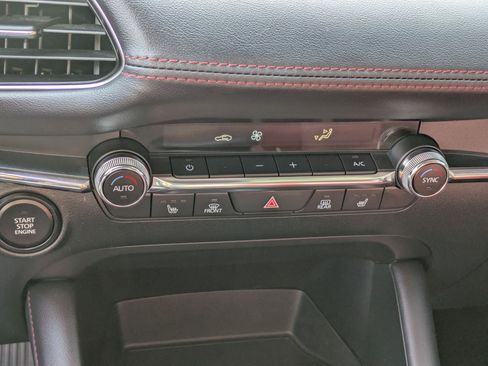 Used 2023 MAZDA MAZDA3 s image 25