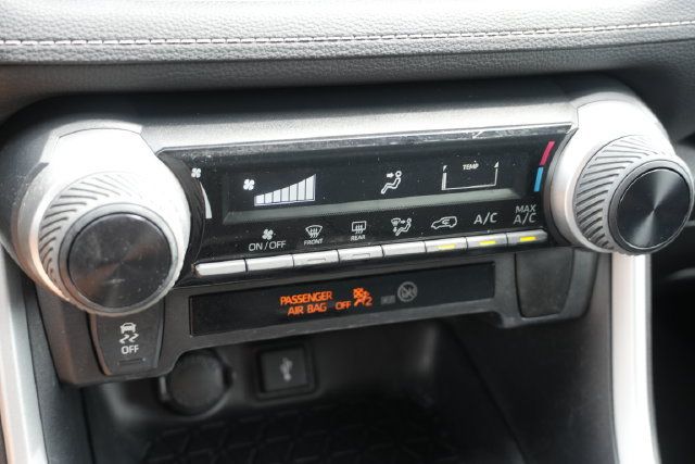 Used 2021 Toyota RAV4 LE FWD image 34