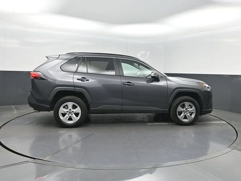Used 2025 Toyota RAV4 XLE AWD/4WD image 37