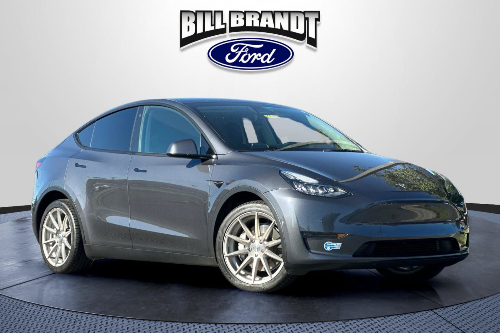 Used 2021 Tesla Model Y Long Range AWD/4WD image 1