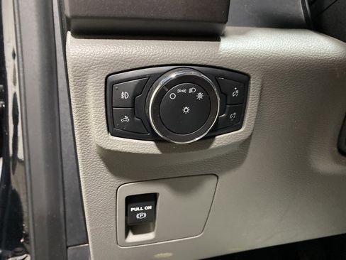 Used 2018 Ford F150 XLT image 16