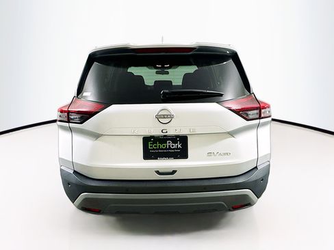Used 2023 Nissan Rogue SV image 7