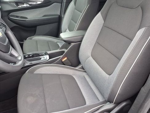 Used 2025 Chevrolet TrailBlazer LT image 3