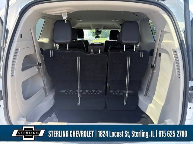 Used 2023 Chrysler Pacifica Touring-L FWD image 27