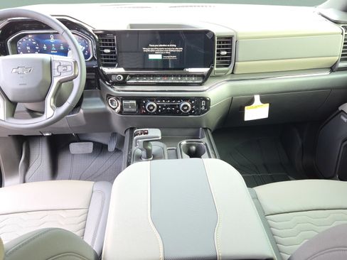 New 2026 Chevrolet Silverado 1500 ZR2 w/ Dark Appearance Package image 18
