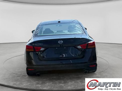 Used 2024 Nissan Altima 2.5 SR FWD image 6