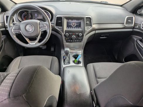 Used 2018 Jeep Grand Cherokee Laredo AWD/4WD image 19