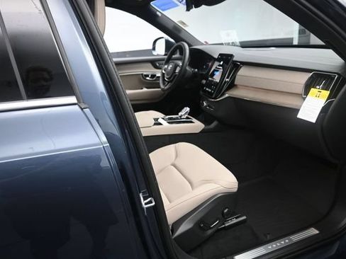 Used 2026 Volvo XC90 B6 Plus w/ Protection Package Premier AWD/4WD image 30