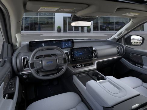 New 2026 Ford Expedition Max Platinum AWD/4WD image 9