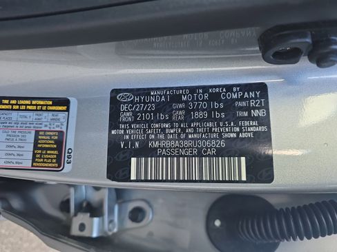 Used 2024 Hyundai Venue SE image 40