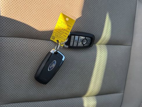 Used 2020 Ford Escape SE Sport image 21