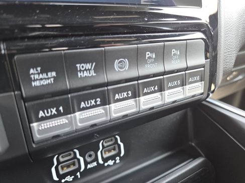 Used 2022 RAM 2500 Big Horn w/ Level B Equipment Group AWD/4WD image 14